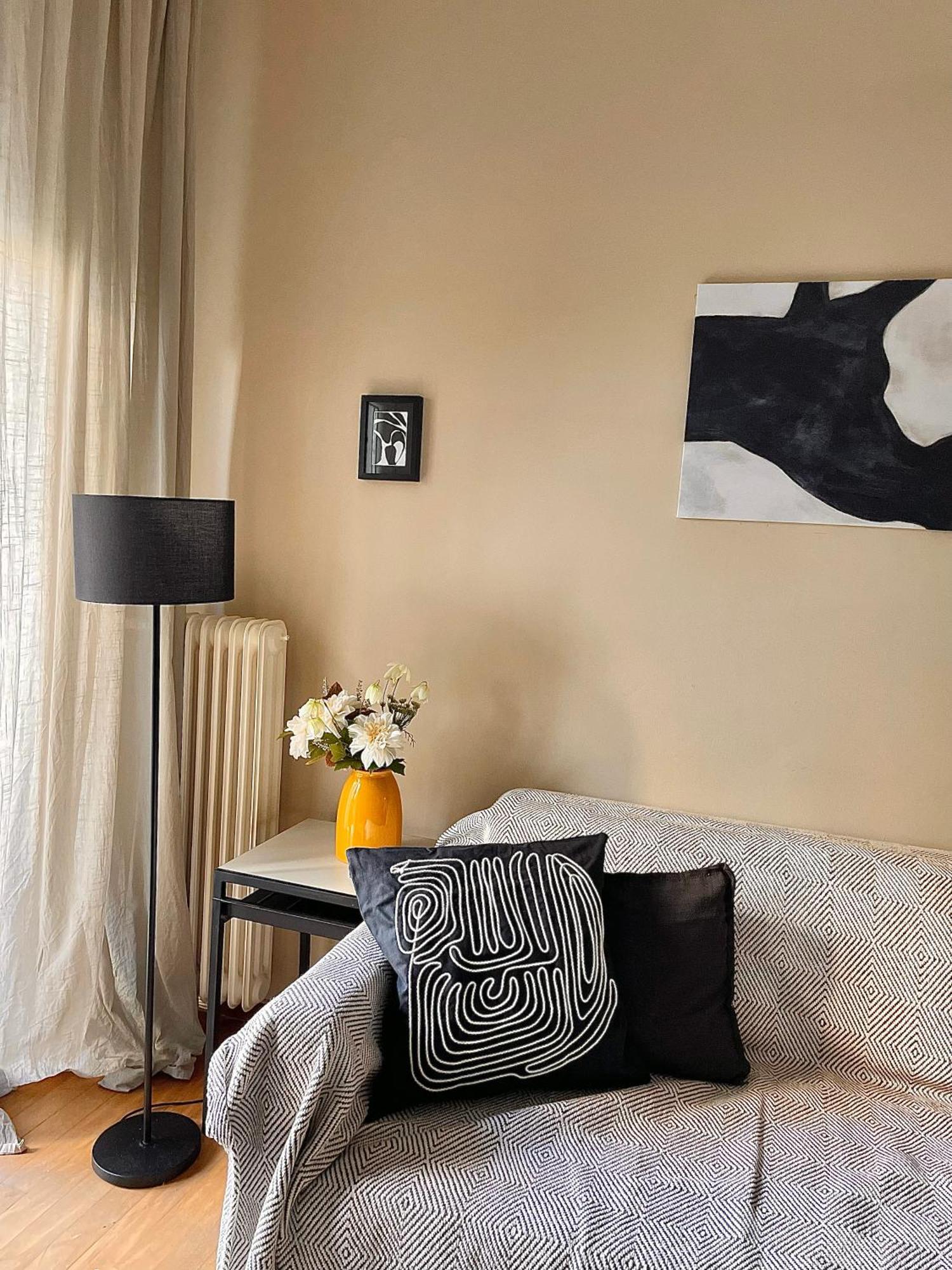 Comfy And Spacious Two Bedroom Apartment With Balcony Athens Ngoại thất bức ảnh