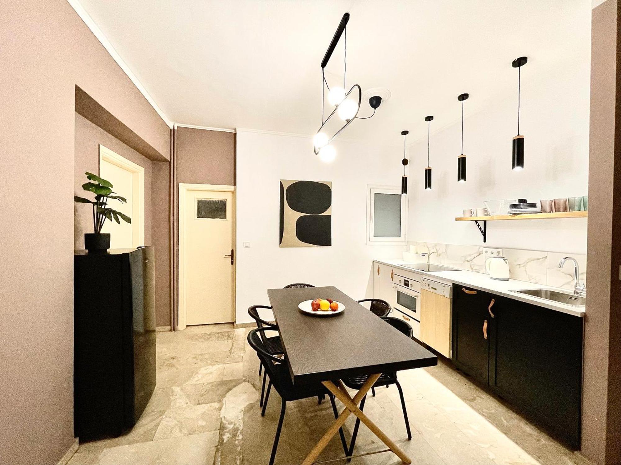 Comfy And Spacious Two Bedroom Apartment With Balcony Athens Ngoại thất bức ảnh